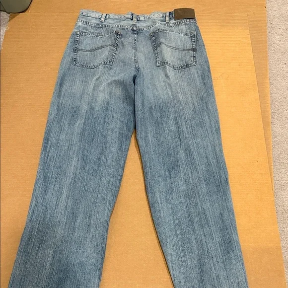 Lee Relaxed Fit Men's Jeans in Light Blue - Picture 2 of 4